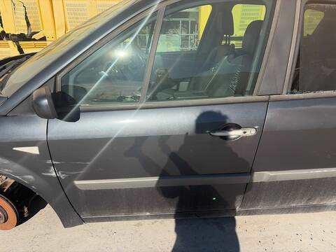 Foto 3ª: Puerta Delantera Izquierda Renault Scenic K4M 97 JM) (2005)