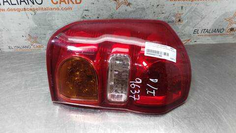 Foto 3ª: Piloto Trasero Izquierdo Toyota Rav4 2.0 D-4D EXECUTIVE 4X4 2003 ) 116CV 85KW [1CDFTV] (2005)