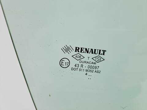 Foto 3ª: Luna Delantera Derecha Renault Clio 90CV 66KW [K9K C612] (2014)