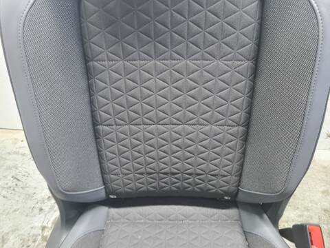Foto 2ª: Asiento Delantero Derecho Volkswagen T-Cross ADVANCE 110CV 81KW [DLAA] (2022)