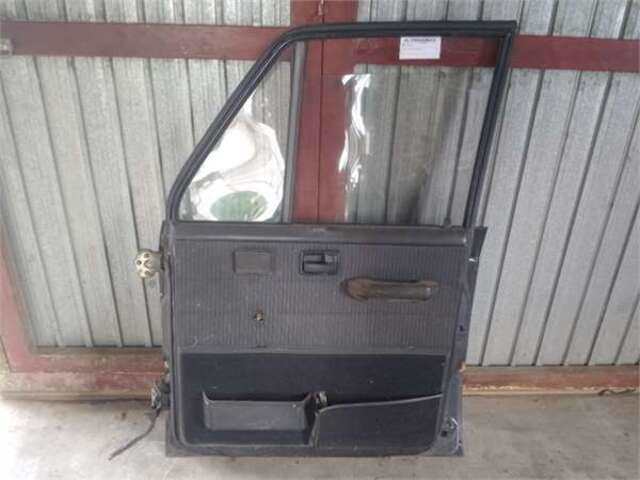 Foto 3ª: Puerta Delantera Derecha Isuzu Trooper 2.6 UBS 17 MAGIC II [2.6 LTR. - 85 KW]