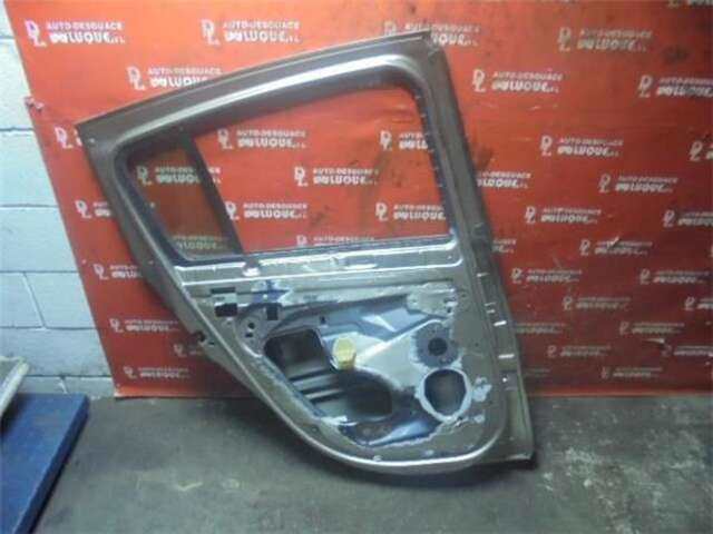 Foto 3ª: Puerta Trasera Izquierda Renault Clio 1.2 16V (75CV) [D4F764]