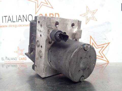 Foto 3ª: Abs Toyota Avensis 2.0 D4-D EXECUTIVE SEDAN 4-PTAS) BERLINA 116CV 85KW [1CDFTV] (2003)