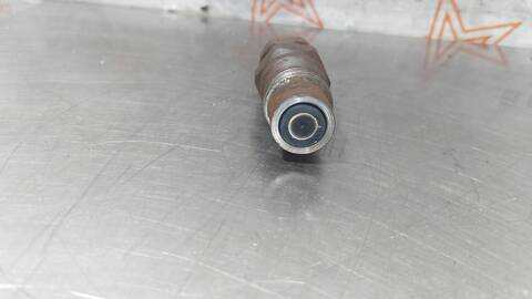 Foto 3ª: Inyectores Mercedes Clase E 180 D-TURBO 300 124.133) BERLINA 143CV 105KW [OM603960] (1984)