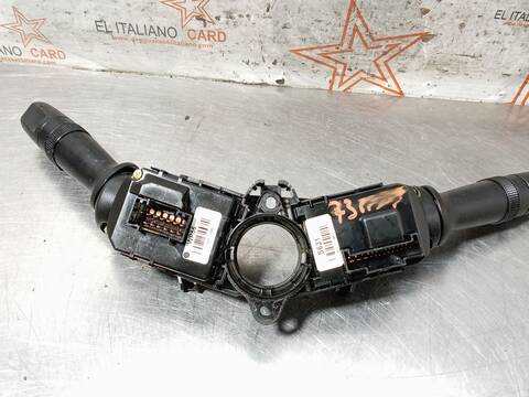 Foto 3ª: Mando Multifuncion Hyundai ix20 GLS COMFORT 90CV 66KW [G4FA] (2012)