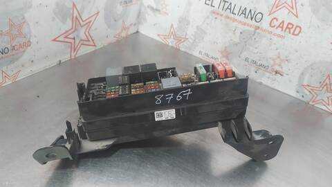 Caja Reles Fusibles Mercedes Clase ML 300 3.0 CDI W164) 224CV 165KW AUT. OM642