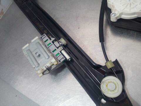 Foto 4ª: Elevalunas Eléctrico Delantero Derecho Audi A5 2.0 TDI 105KW) 143CV [CAGA] (2010)