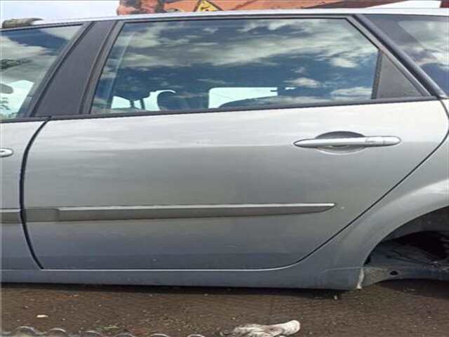 Puerta Trasera Izquierda Renault Scenic 1.9 AUTHENTIQUE [1.9 LTR. - 88 KW DCI DIESEL] (JM)(2003-_)