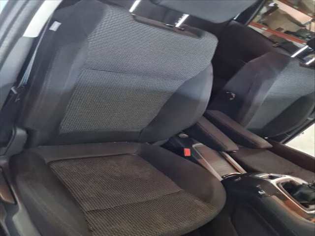 Asiento Delantero Derecho Peugeot 5008 PREMIUM 150CV 110KW