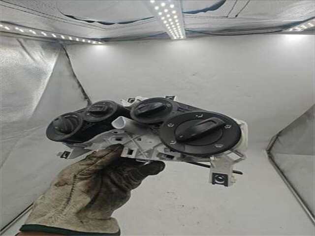 Foto 3ª: Mando Climatizador Ford Ka 1.2 BASIS [1.2 LTR. - 51 KW TI-VCT CAT]
