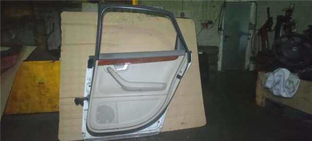 Foto 2ª: Puerta Trasera Derecha Audi A4 1.8 T [1.8 LTR. - 120 KW 20V TURBO] [BFB]