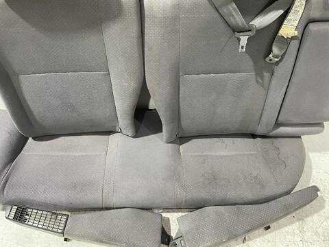 Foto 3ª: Asientos Traseros Toyota Prius BASIS AUT. 78CV [1NZFXE] (2003)