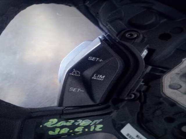 Foto 4ª: Volante Ford Focus TITANIUM 125CV 92KW [M1DA] (2012)