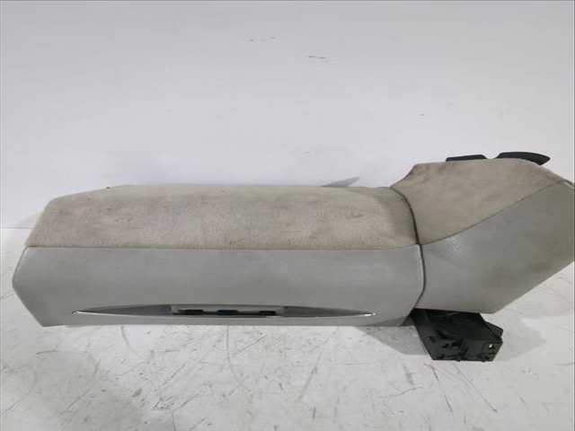 Foto 2ª: Guantera Mercedes Clase C 160 CLK 240 209.361) 170CV [M 112.912] (2002)