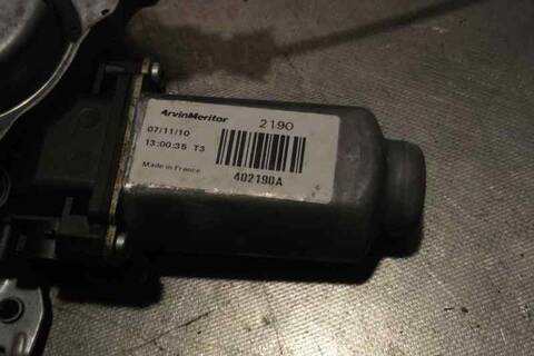 Foto 4ª: Elevalunas Manual Trasero Derecho Nissan Qashqai TEKNA 110CV 81KW [K9K] (2010)
