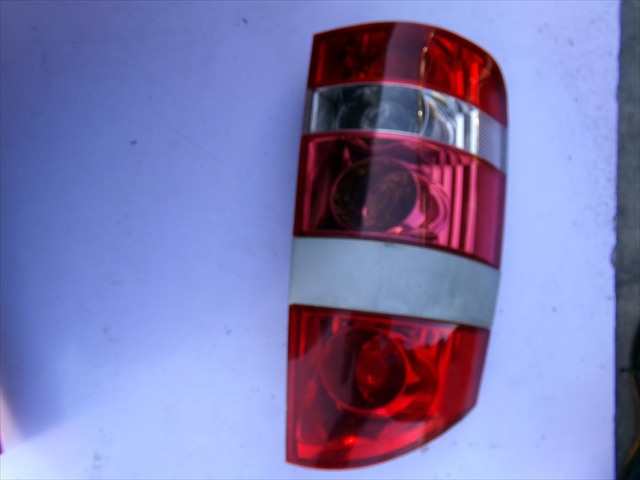 Piloto Trasero Derecho Toyota Noah 2.0 G 2001-2007
