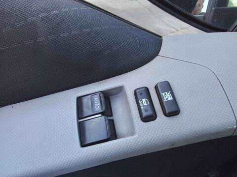 Botonera Elevalunas Toyota Yaris BASICO 90CV 66KW