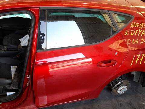 Puerta Trasera Izquierda Seat Leon 1.5 ETSI 150CV 110KW