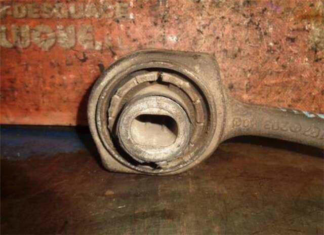 Foto 2ª: Brazo Suspension Delantero Derecho Mercedes Clase C 160 2.2 220 CDI (203.006) [2.2 LTR. - 105 KW CDI CAT] [OM 646.963]