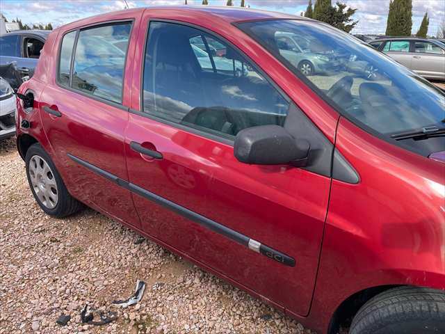 Foto 2ª: Puerta Delantera Derecha Renault Clio 1.5 DCI 68cv [K9KM7] (2006)