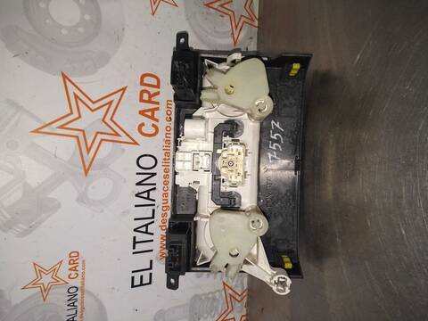 Foto 4ª: Mando Climatizador Toyota Corolla 2.2 D-4D SOL 136CV 100KW [2ADFTV] (2006)