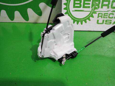 Foto 2ª: Cerradura Puerta Trasera Izquierda Nissan Qashqai 1.3 DIG-T 140CV [HR13DDT] (2013)