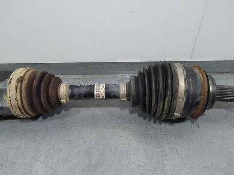 Foto 3ª: Transmision Delantera Izquierda Toyota Hilux DOUBLE CAB GX 4X4 150CV 110KW [2GDFTV] (2023)