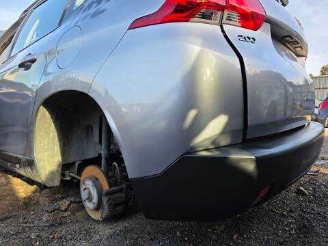 Foto 2ª: Paragolpes Trasero Peugeot 2008 HMZ (2015)