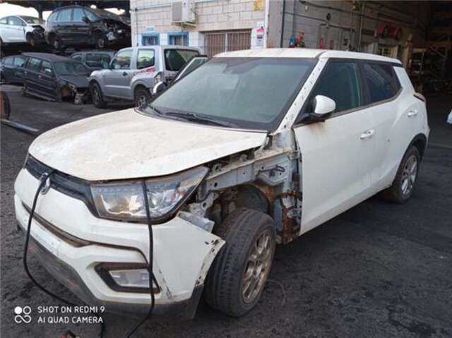 Elevalunas Eléctrico Trasero Izquierdo Ssangyong Tivoli 1.6 CRYSTAL 4X2 [1.6 LTR. - 94 KW CAT]