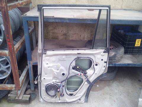 Foto 2ª: Puerta Trasera Derecha Toyota Land Cruiser 163CV 120KW (2003)