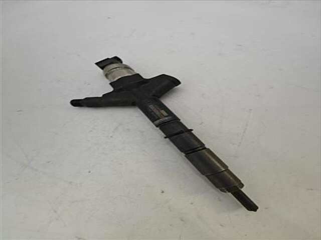 Foto 2ª: Inyectores Nissan Navara 2.5 DOBLE CAB LE 4X4 [2.5 LTR. - 126 KW DCI DIESEL CAT]