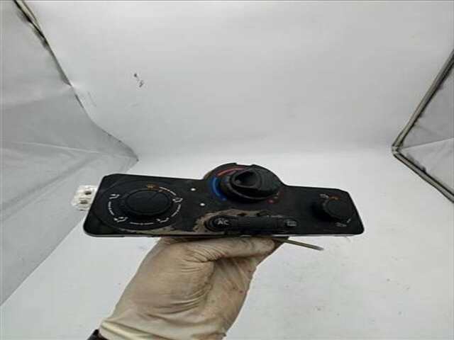 Foto 2ª: Climatizador Renault Clio 1.5 DYNAMIQUE [1.5 LTR. - 63 KW DCI DIESEL CAT] [K9K 766]