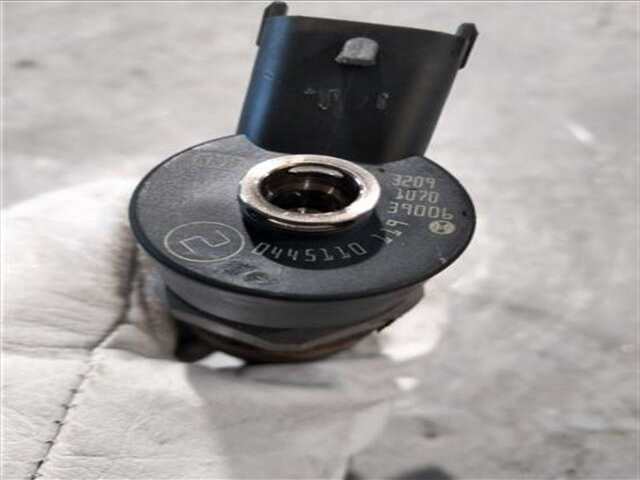 Foto 2ª: Inyectores Fiat Stilo 1.9 JTD 115 [1.9 LTR. - 85 KW JTD CAT] [192A1000]