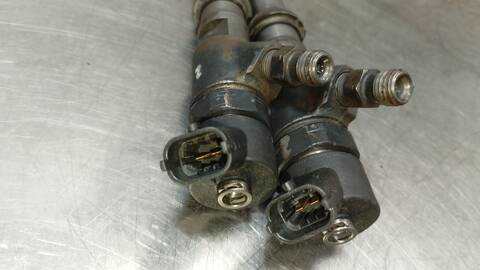 Foto 3ª: Inyectores Iveco Daily EINZELKABINE 35 C... RADSTAND 3000 126CV 93KW [F1AE0481E4] (2012)