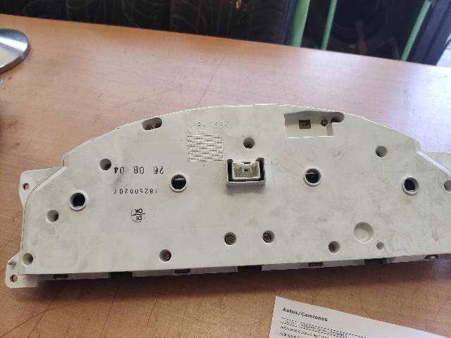 Foto 3ª: Cuadro de Instrumentos Volvo V60 2.4 D 2.4 D5 [D524T] (2004)