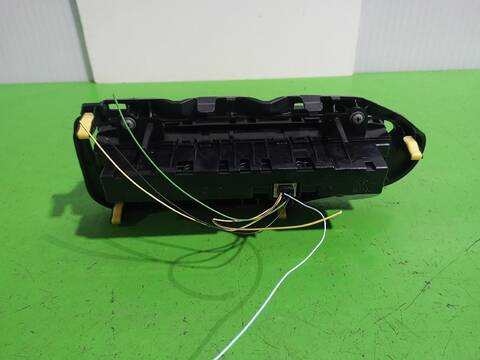 Foto 3ª: Mando Calefacción A. A. Toyota Auris HYBRID FEEL EDITION 136CV (2013)