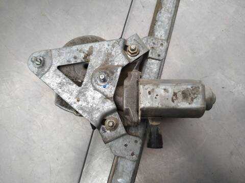 Foto 3ª: Elevalunas Eléctrico Delantero Derecho Opel Vivaro 1.9 CDTI CAT F9Q-760 - L08) 101CV 74KW [F9Q D7] (2004)