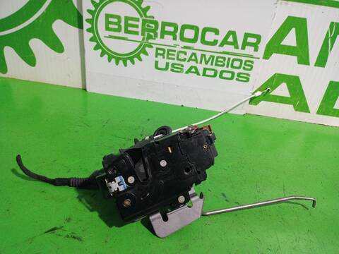 Foto 3ª: Cerradura Puerta Delantera Derecha Audi A4 2.5 TDI 120KW) 163CV (2000)