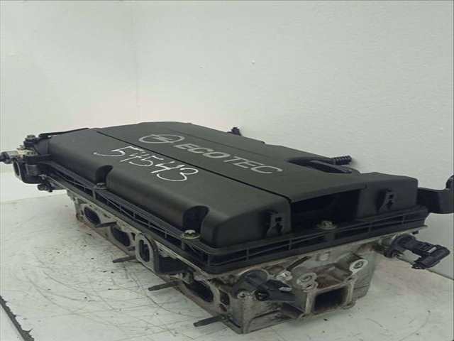 Foto 3ª: Culata Opel Astra SELECTIVE 116CV 85KW [A16XER] (2012)