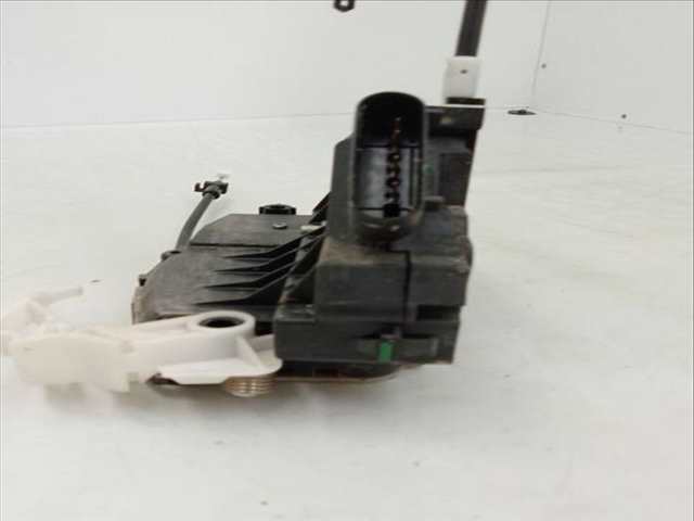 Foto 3ª: Cerradura Puerta Trasera Derecha Ford Focus 1.6 TI 125CV 92KW [PNDA,PNDD] (2014)