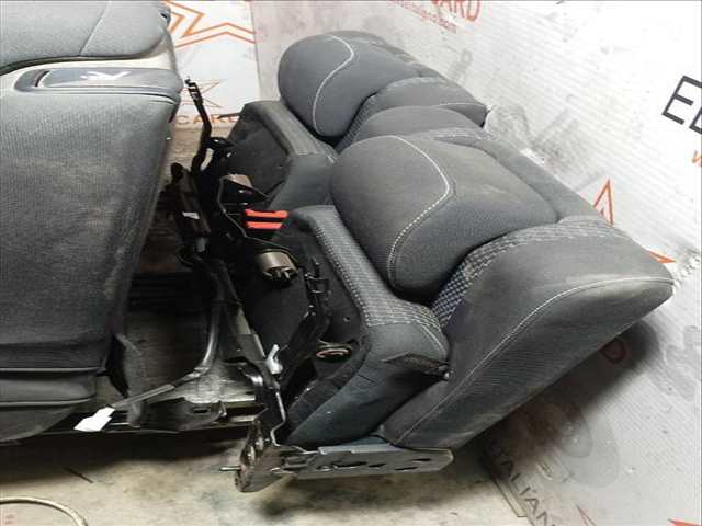 Foto 4ª: Asientos Traseros Toyota Verso ADVANCE 112CV 82KW [N47C16A] (2014)