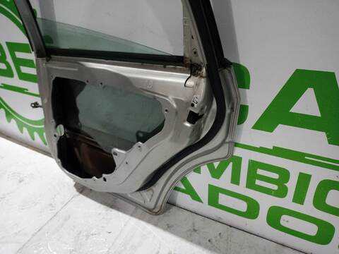 Foto 3ª: Puerta Trasera Derecha Ford Fiesta AMBIENTE 68CV [F6JA] (2001)