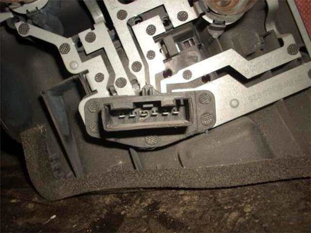 Foto 3ª: Piloto Trasero Derecho Bmw Serie 3 315 318I (116CV) [N42B18]