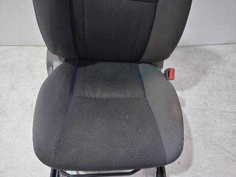 Foto 2ª: Asiento Delantero Derecho Toyota Rav4 2.0 LUNA 4X4 2003 ) 150CV [1AZFE] (2000)