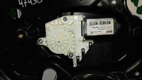 Foto 2ª: Elevalunas Manual Trasero Izquierdo Volkswagen Golf 1.6 TDI DPF 105CV 77KW [CAY] (2010)