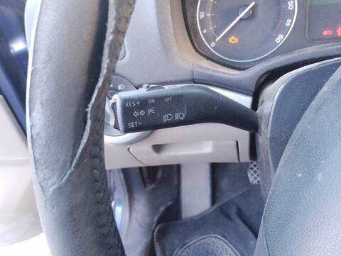 Foto 2ª: Mando Multifuncion Skoda Octavia ACTIVE BERLINA 105CV 77KW [BXE] (2008)