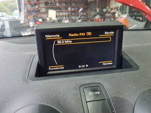 Foto 3ª: Pantalla Multifuncion Audi A1 ATTRACTION 90CV 66KW [CAYB] (2014)