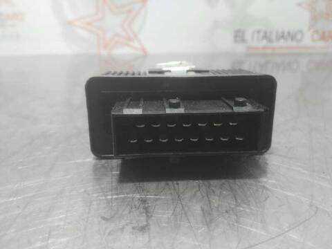 Foto 3ª: Caja Reles Fusibles Lancia Delta STEEL 105CV 77KW [944A3000] (2011)