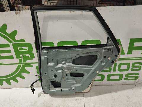 Foto 3ª: Puerta Trasera Derecha Volvo S40 1.6 CAT 109CV [B4164S2] (1995)