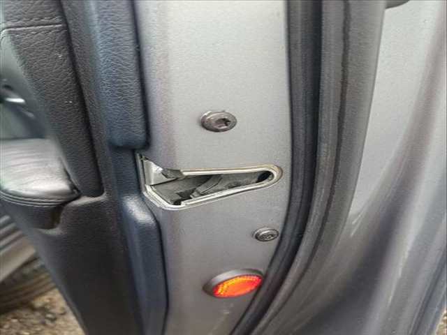 Cerradura Puerta Delantera Derecha Bmw Serie 5 525 D